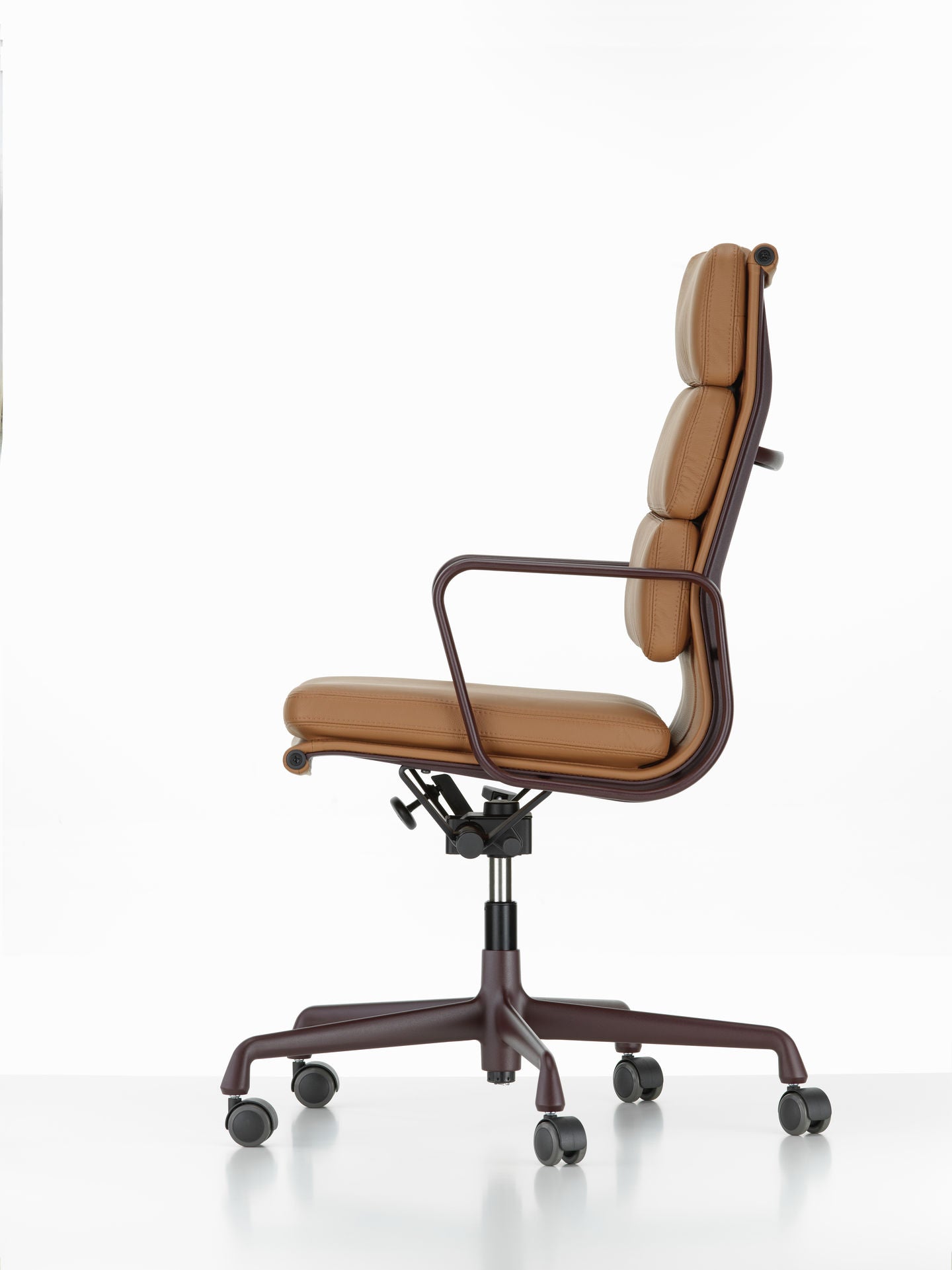 Vitra Soft Pad EA 219 bureaustoel draaibaar Leather Premium Cognac