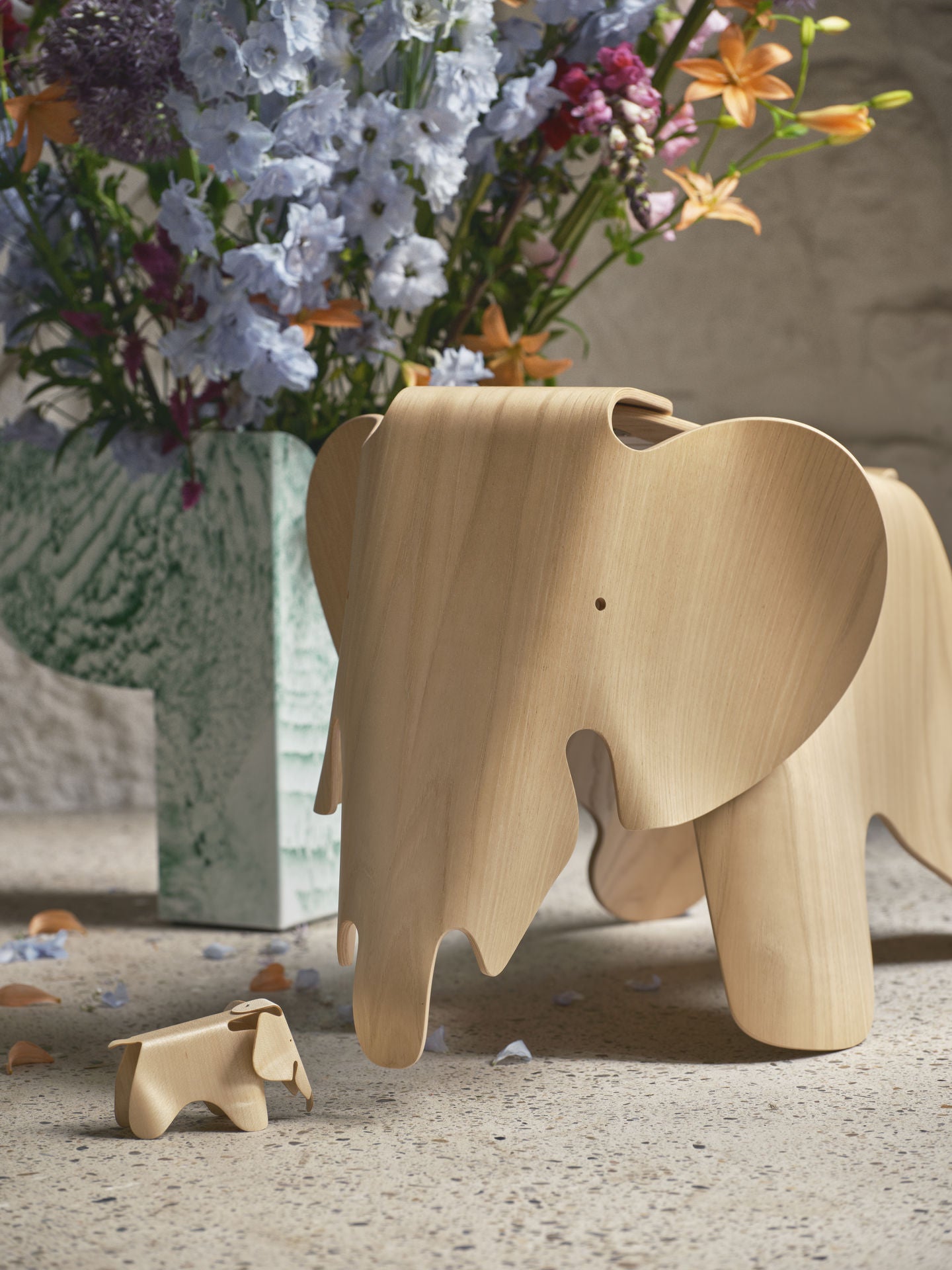 Vitra Eames Elephant kastanjehout