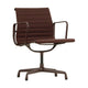Vitra EA 108 stoel Track Dark Red Nero poot dark bordeaux