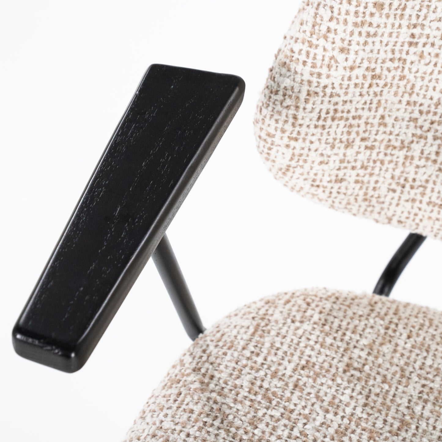 Eleonora Jon eetkamerstoel met arm Maywood Beige