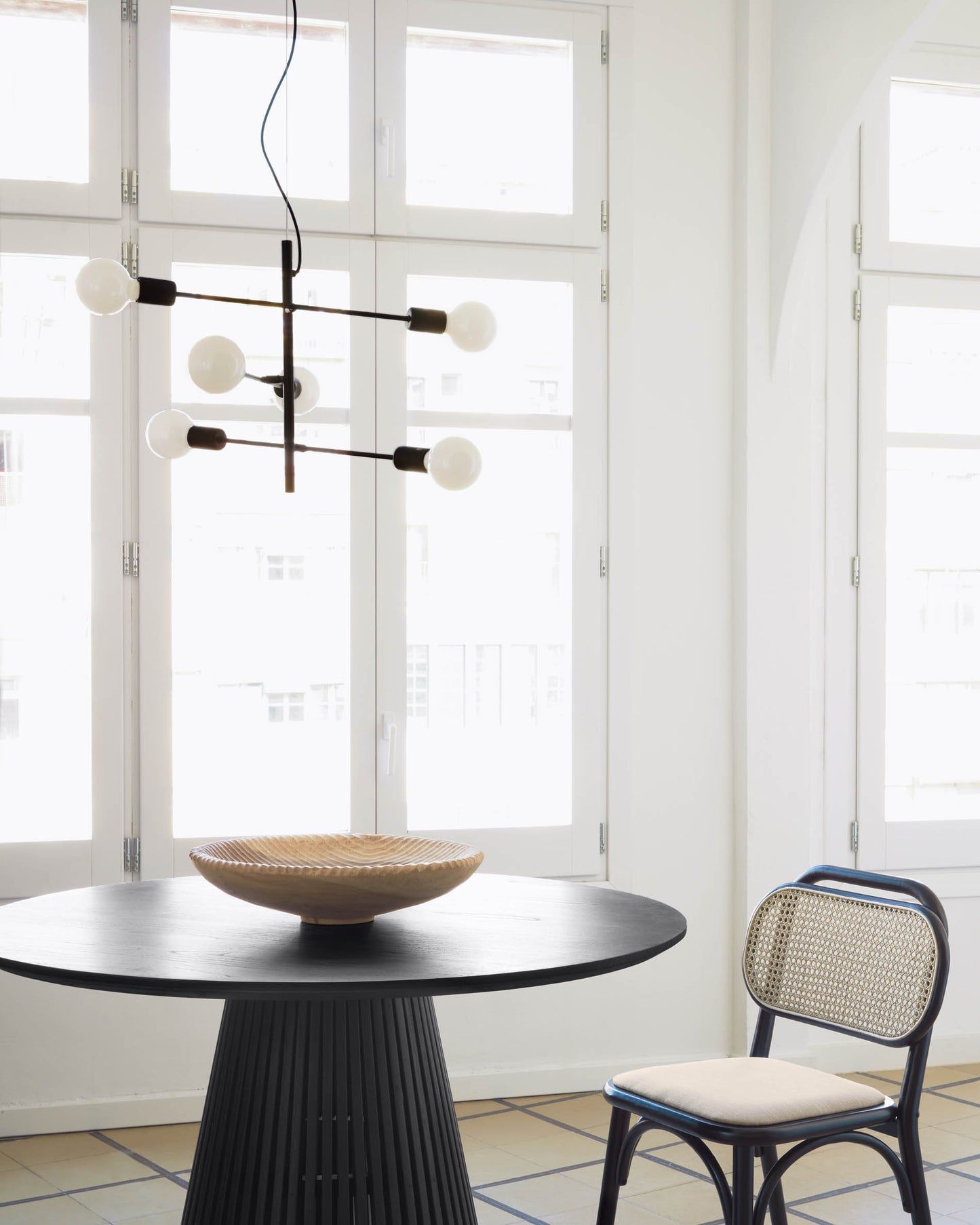 Kave Home Jeanette eettafel Ø120 cm Black