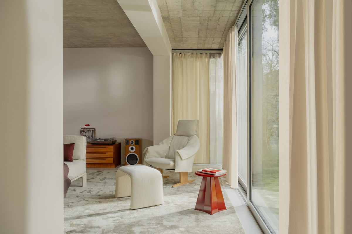 Vitra Bascule Highback fauteuil Iroko Cream poot eiken