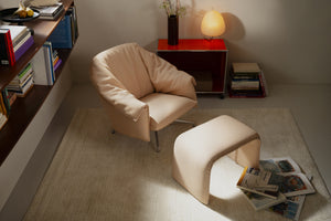Vitra Bascule Lowback fauteuil Hola Dark Blue poot zwart eiken
