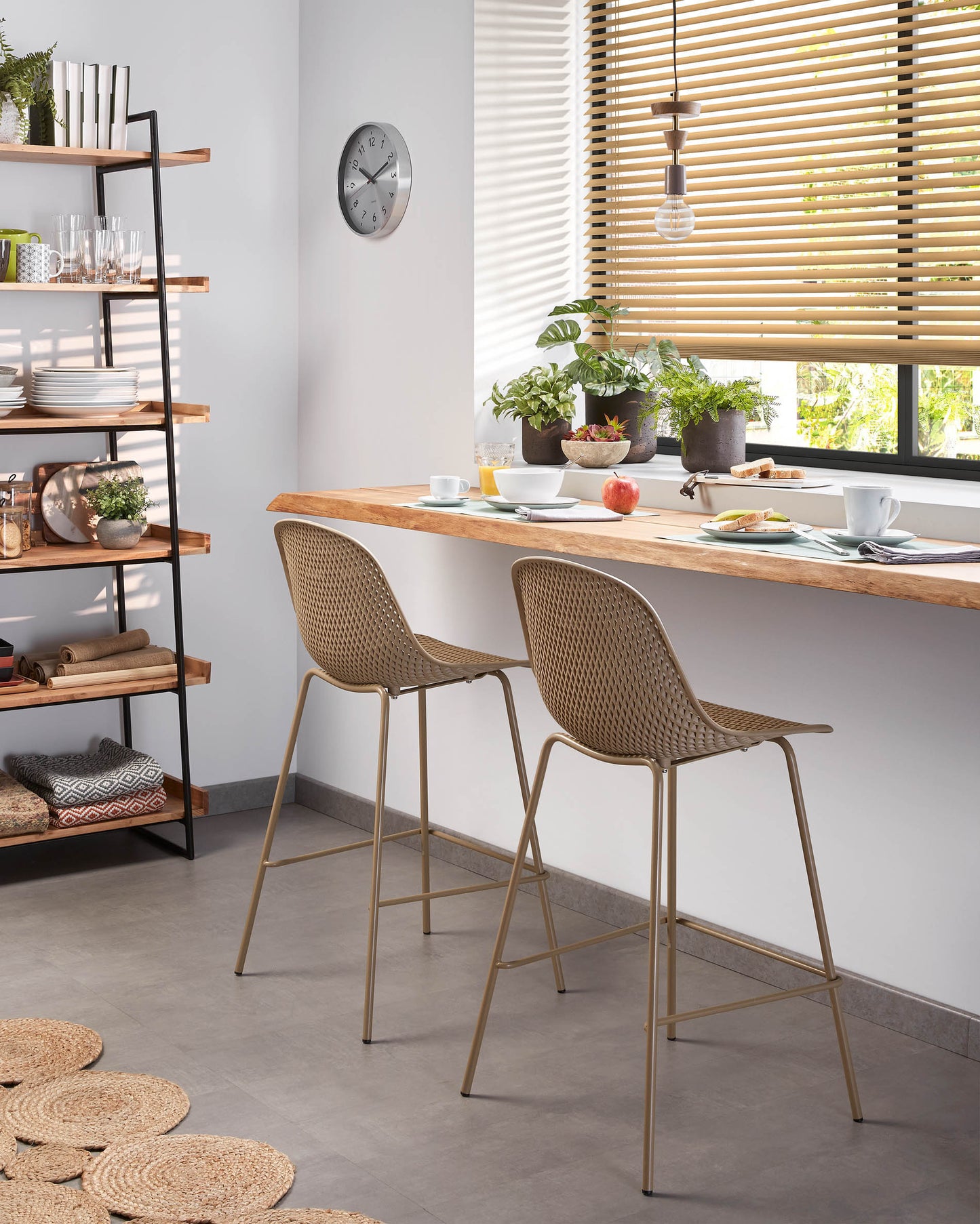 Kave Home Quinby barkruk H75 Beige