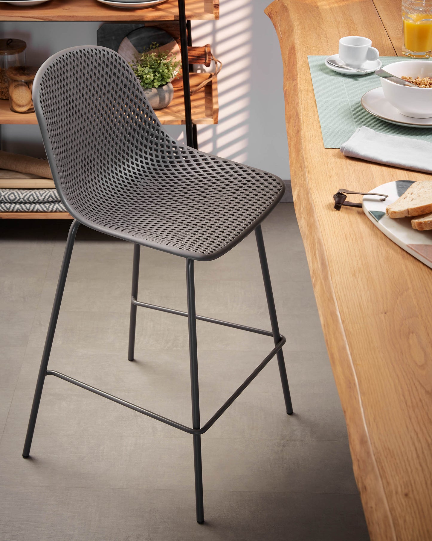 Kave Home Quinby barkruk H65 Grijs