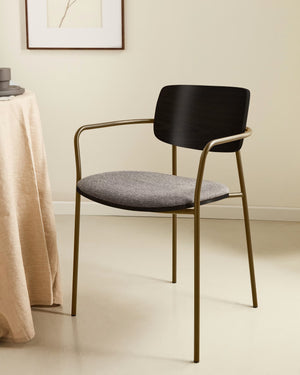 Kave Home Maureen eetkamerstoel donker essen fineer Brass