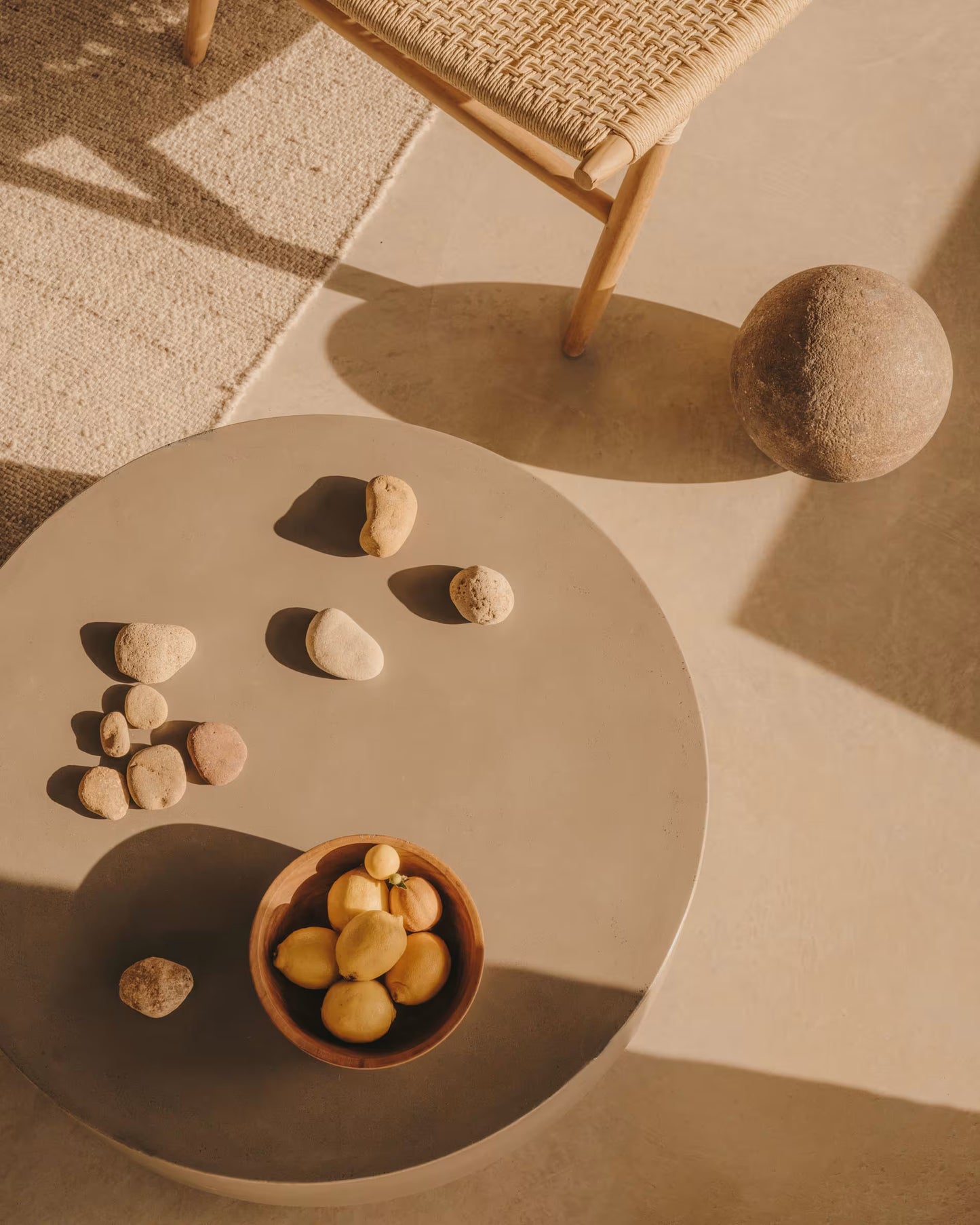 Kave Home Garbet salontafel Ø60 cm cement Bruin