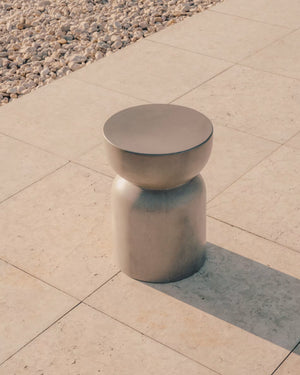 Kave Home Garbet salontafel Ø32 cm cement Bruin