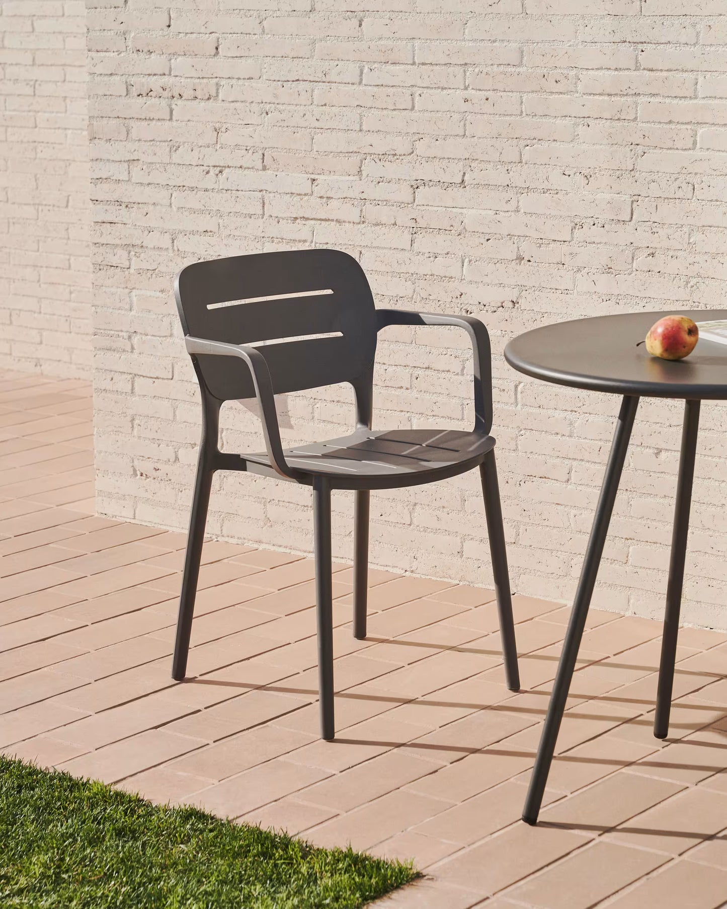 Kave Home Morella tuinstoel Grijs
