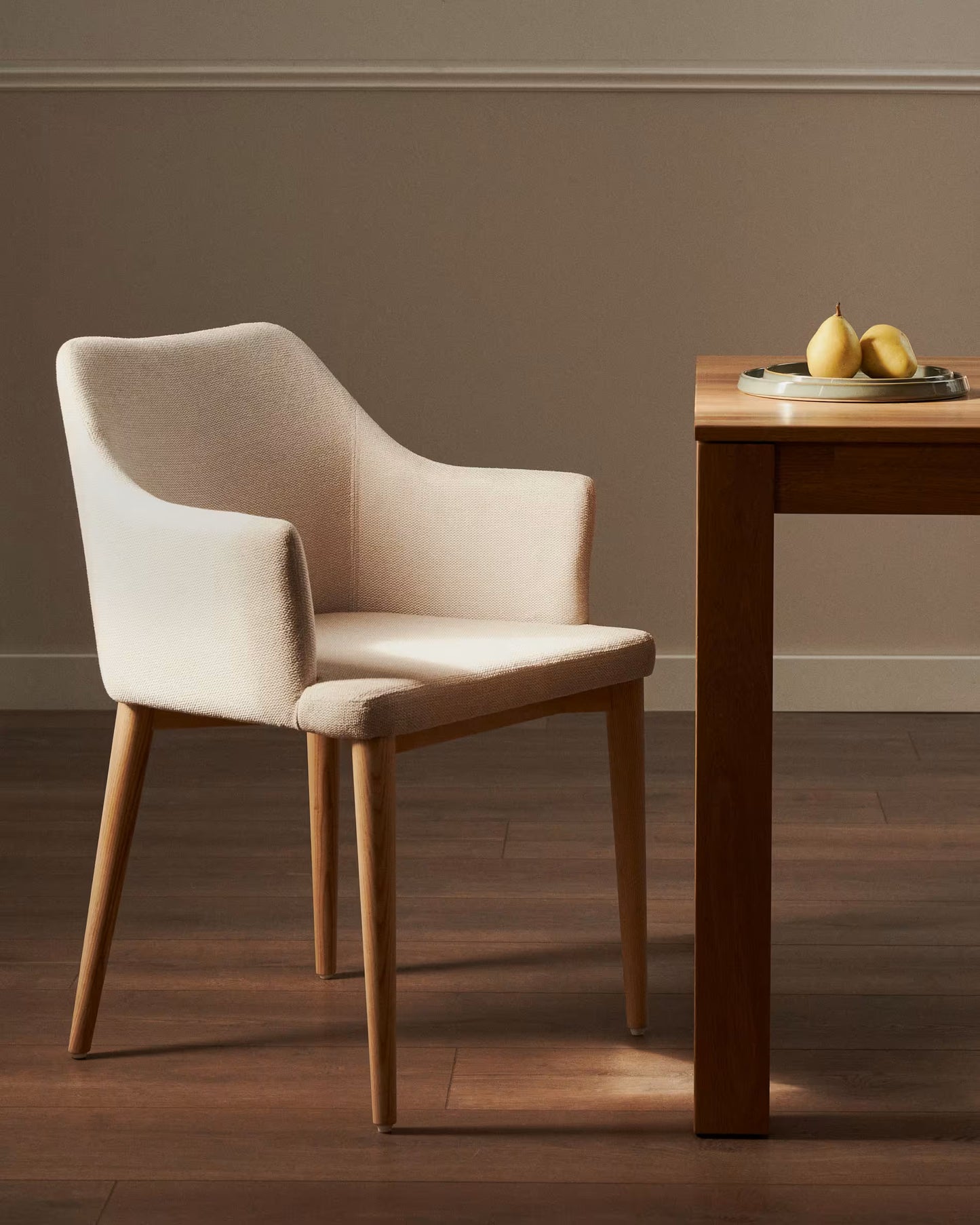 Kave Home Croft eetkamerstoel chenille Beige