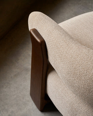 Kave Home Granite fauteuil beige chenille walnoot