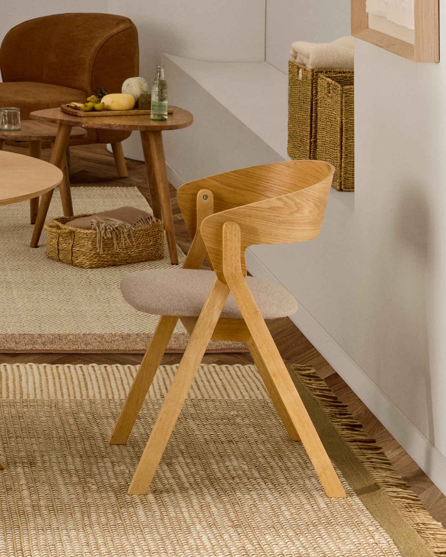 Kave Home Godia eetkamerstoel chenille Beige/naturel
