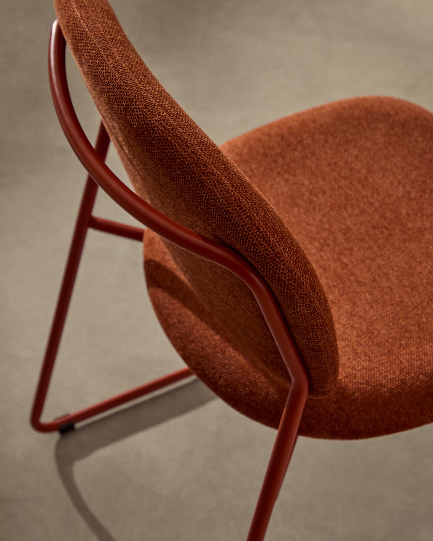 Kave Home Meli eetkamerstoel chenille Terracotta