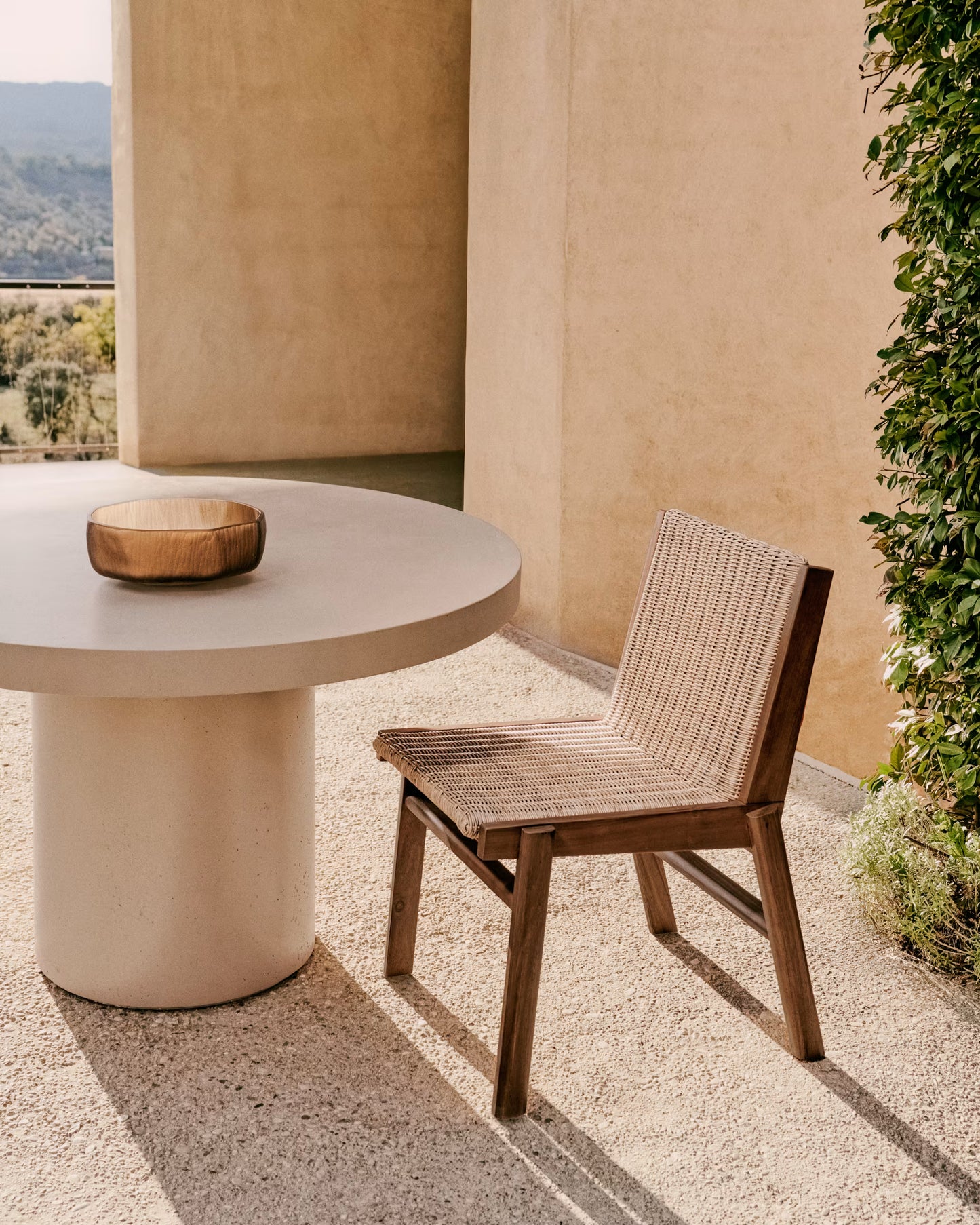 Kave Home Aiguablava tuintafel Ø120 cm cement Beige