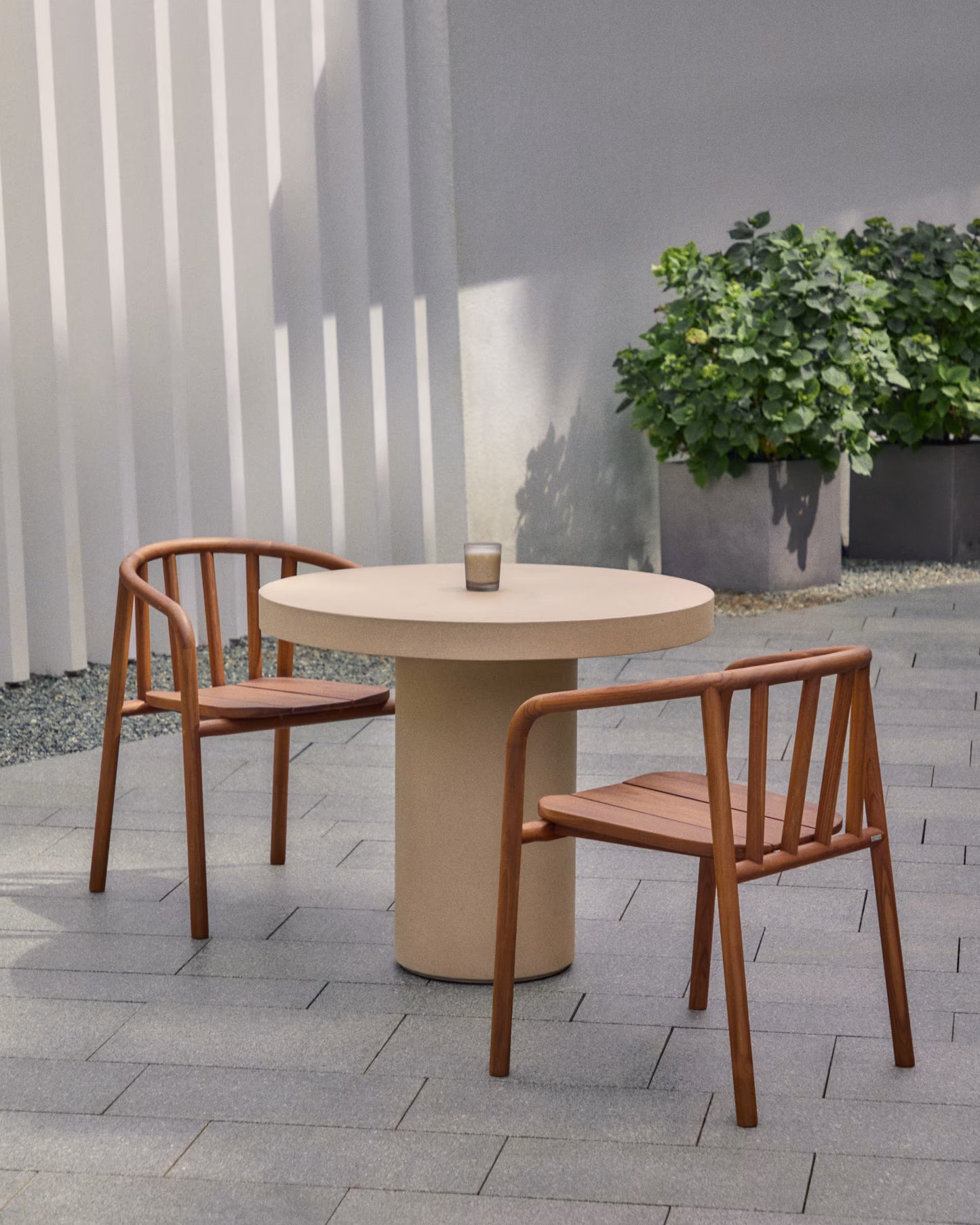 Kave Home Aiguablava tuintafel Ø90 cm cement Beige