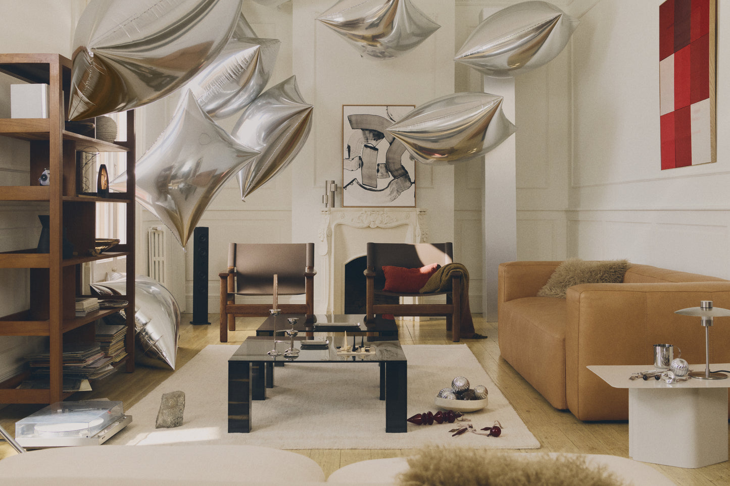 Kave Home Jan fauteuil leder Donkerbruin essenhout