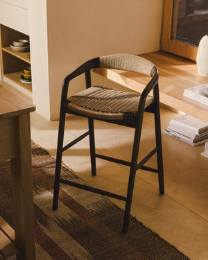 Kave Home Derile barkruk H65 cm eiken Donker