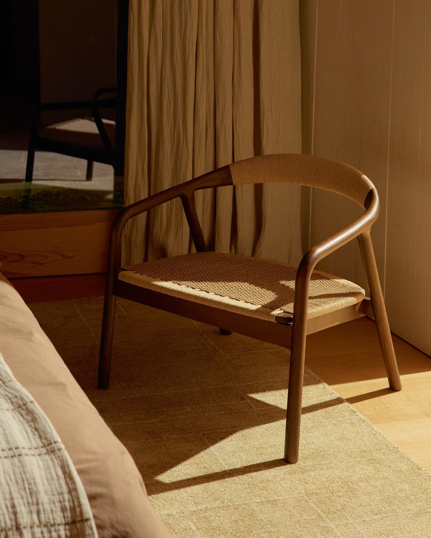 Kave Home Derile fauteuil eiken Donker