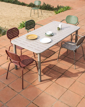Kave Home Brai tuinstoel gegalvaniseerd Burgundy