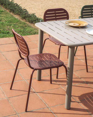 Kave Home Brai tuinstoel gegalvaniseerd Burgundy