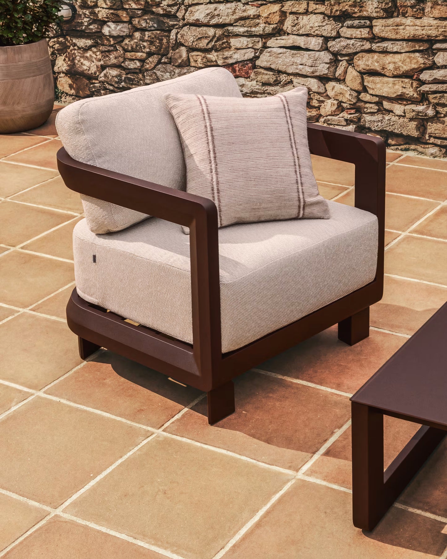Kave Home Nerano loungestoel Bruin