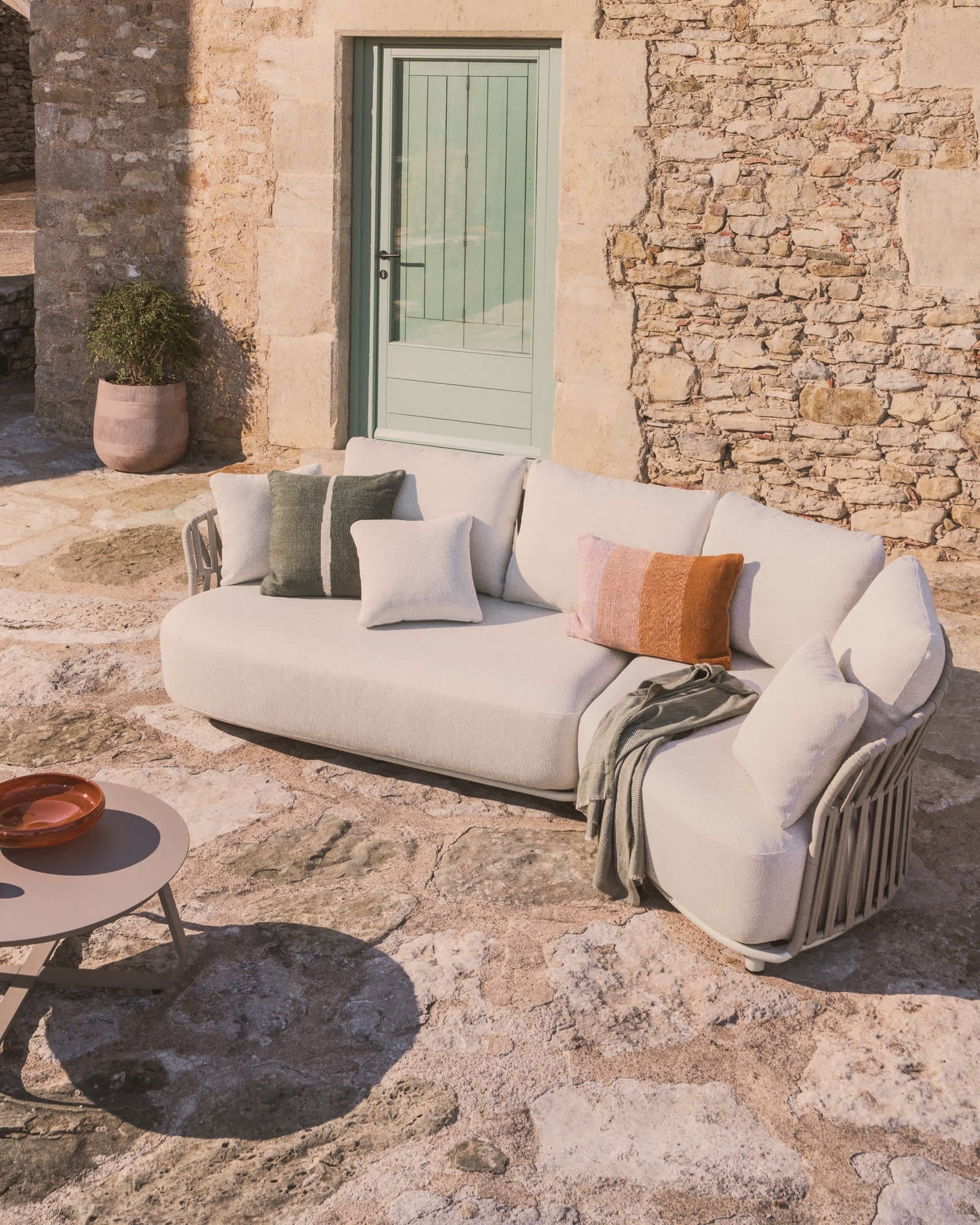 Kave Home Osani tuinbank Ecru