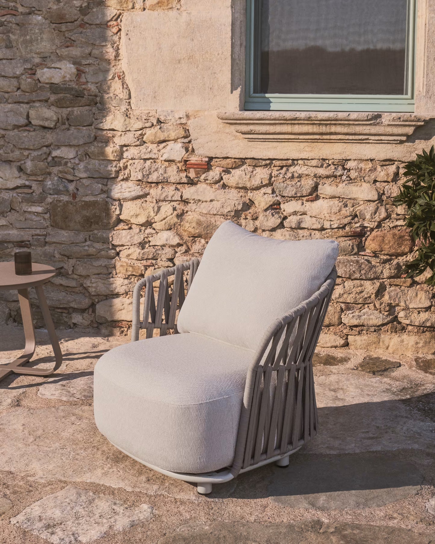 Kave Home Osani loungestoel Ecru