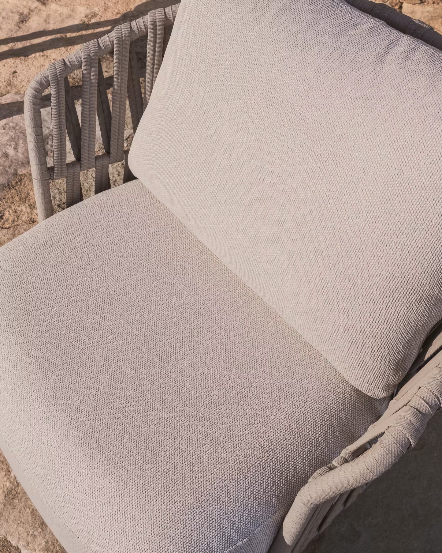 Kave Home Osani loungestoel Ecru
