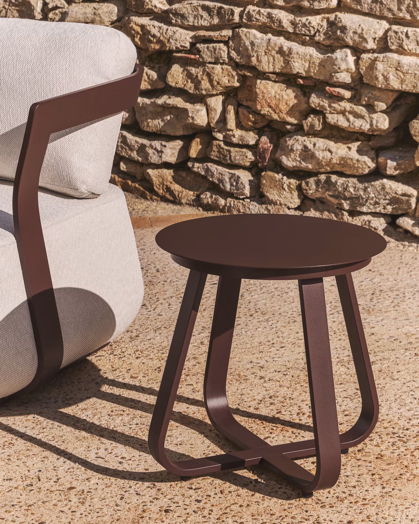 Kave Home Tamaris bijzettafel Ø48 cm Bruin