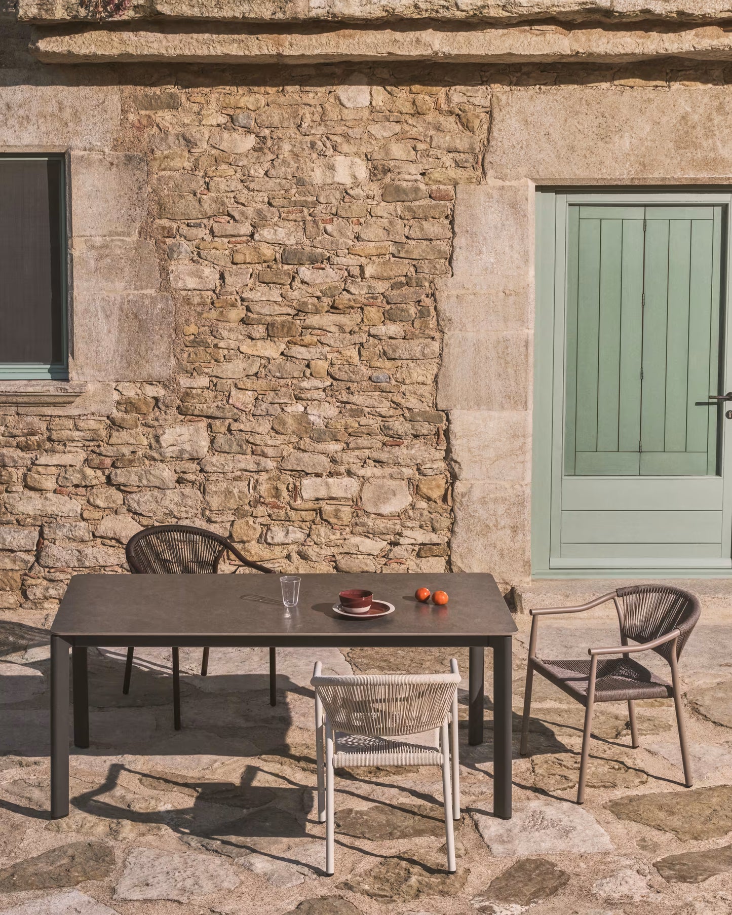 Kave Home Anafi tuintafel 220x100 cm Grafiet