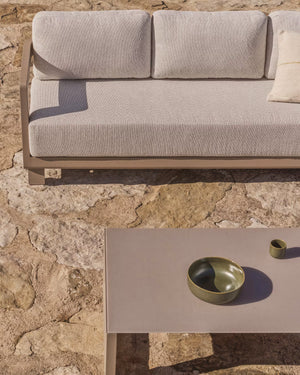 Kave Home Nerano 3-zits tuinbank met bijzettafel Taupe