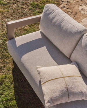 Kave Home Nerano 3-zits tuinbank met bijzettafel Taupe