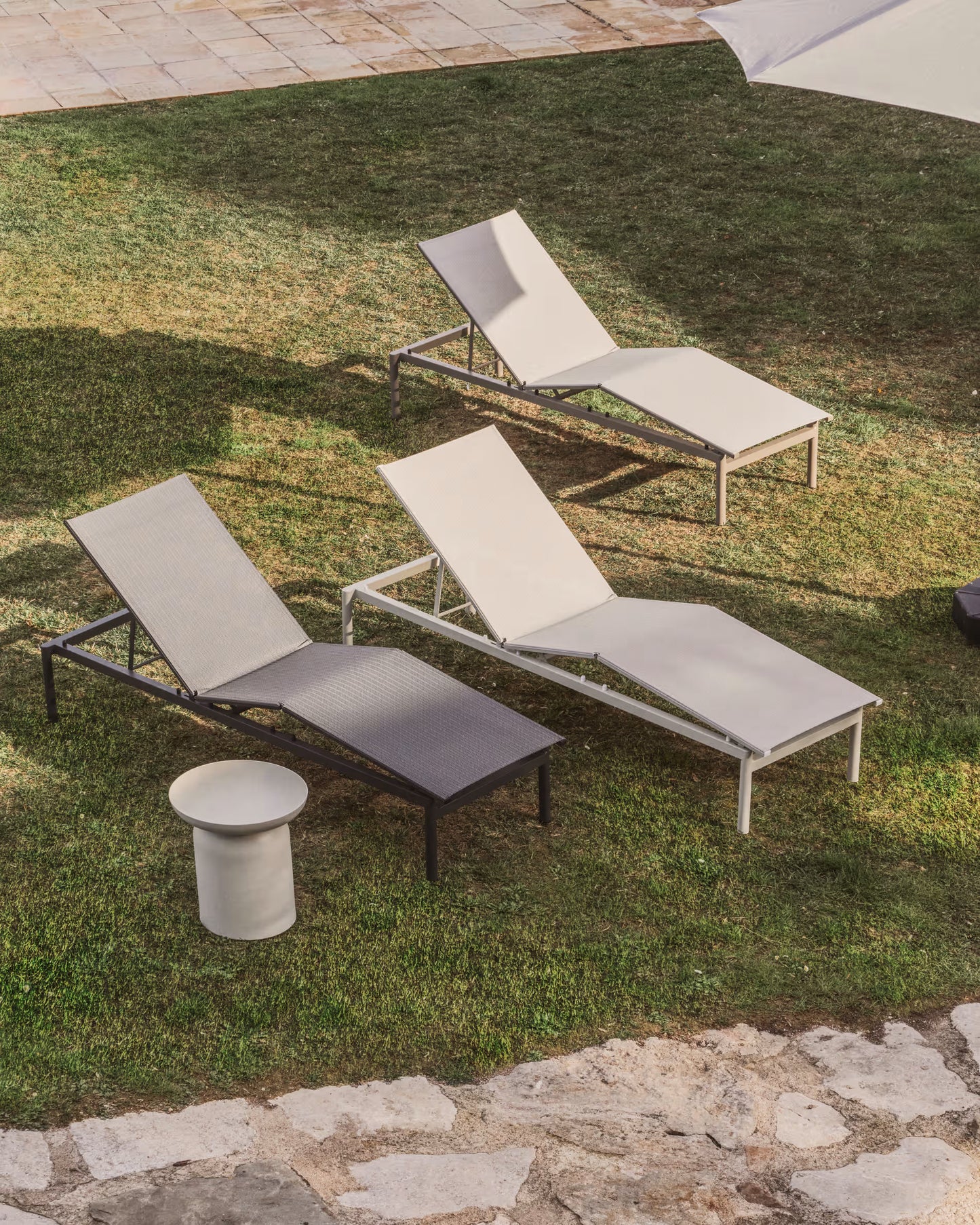 Kave Home Lesina ligbed Taupe/Ecru