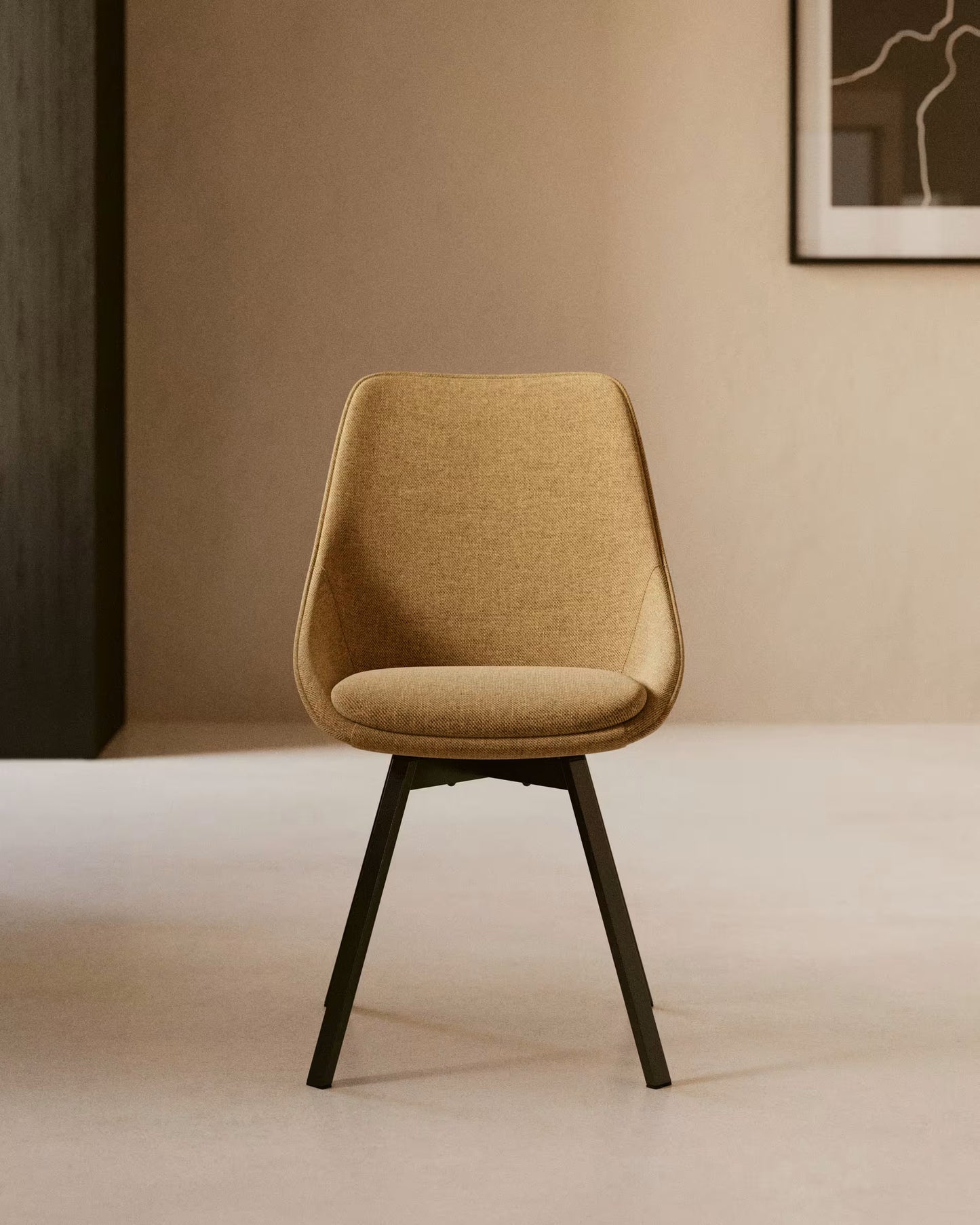 Kave Home Jenna eetkamerstoel Mosterd draaibaar