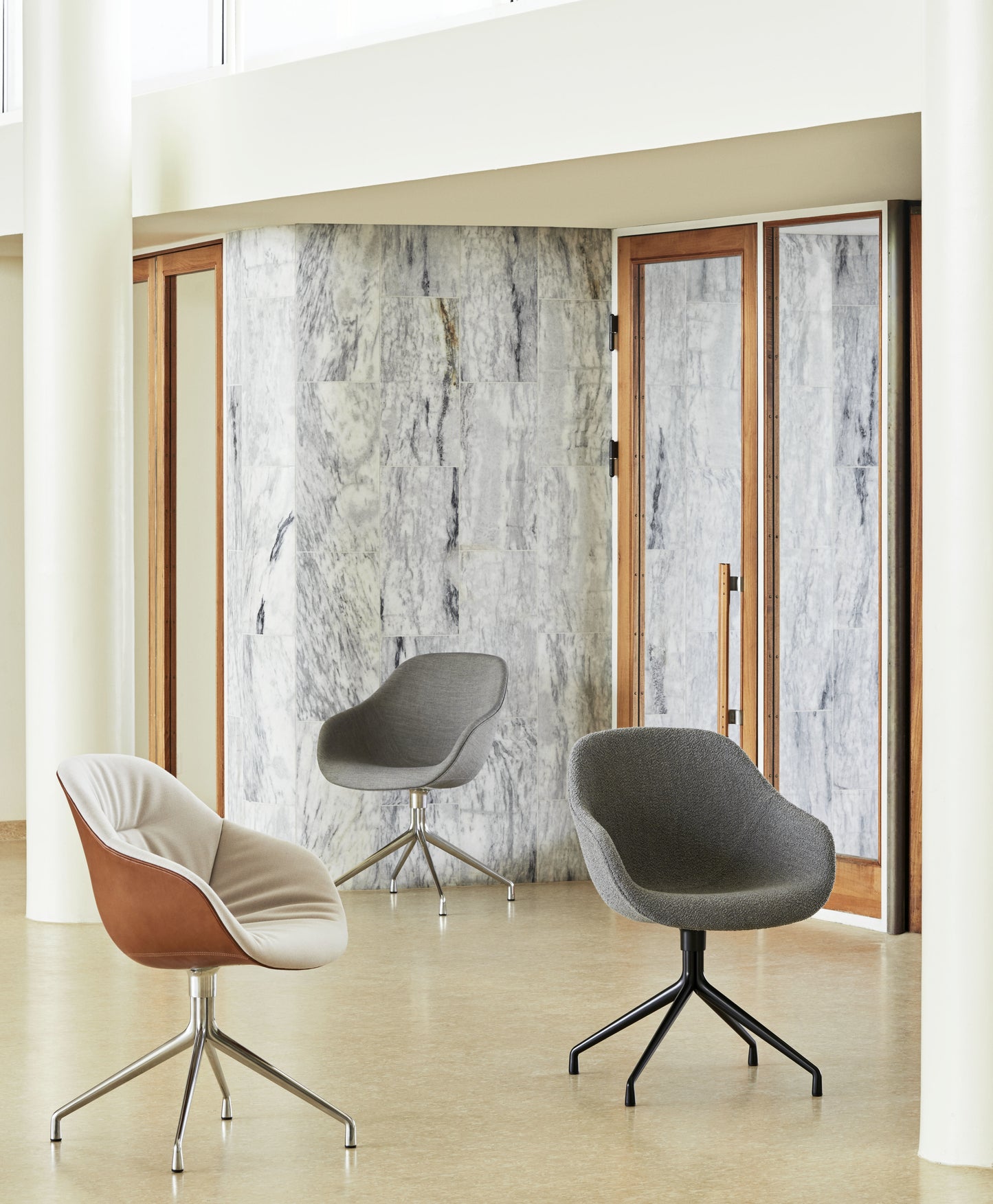 HAY About a Chair AAC 121 Soft eetkamerstoel Sense Cognac swivel chroom