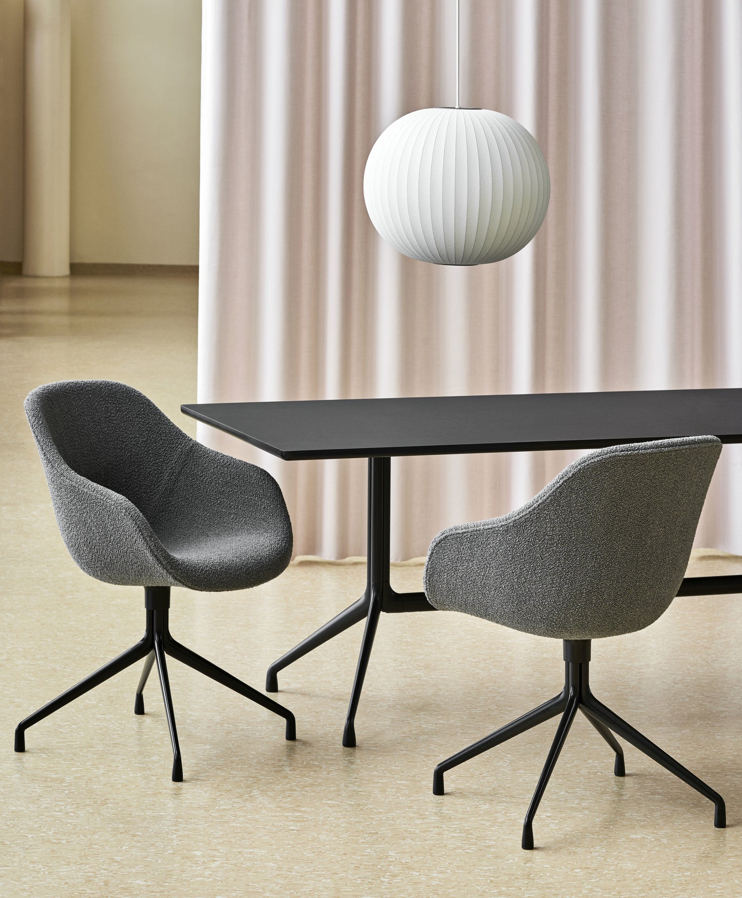 HAY About a Chair AAC 121 eetkamerstoel Sierra Black swivel chroom