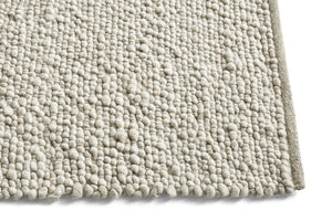 HAY Peas Random vloerkleed 140x200 cm Soft Grey