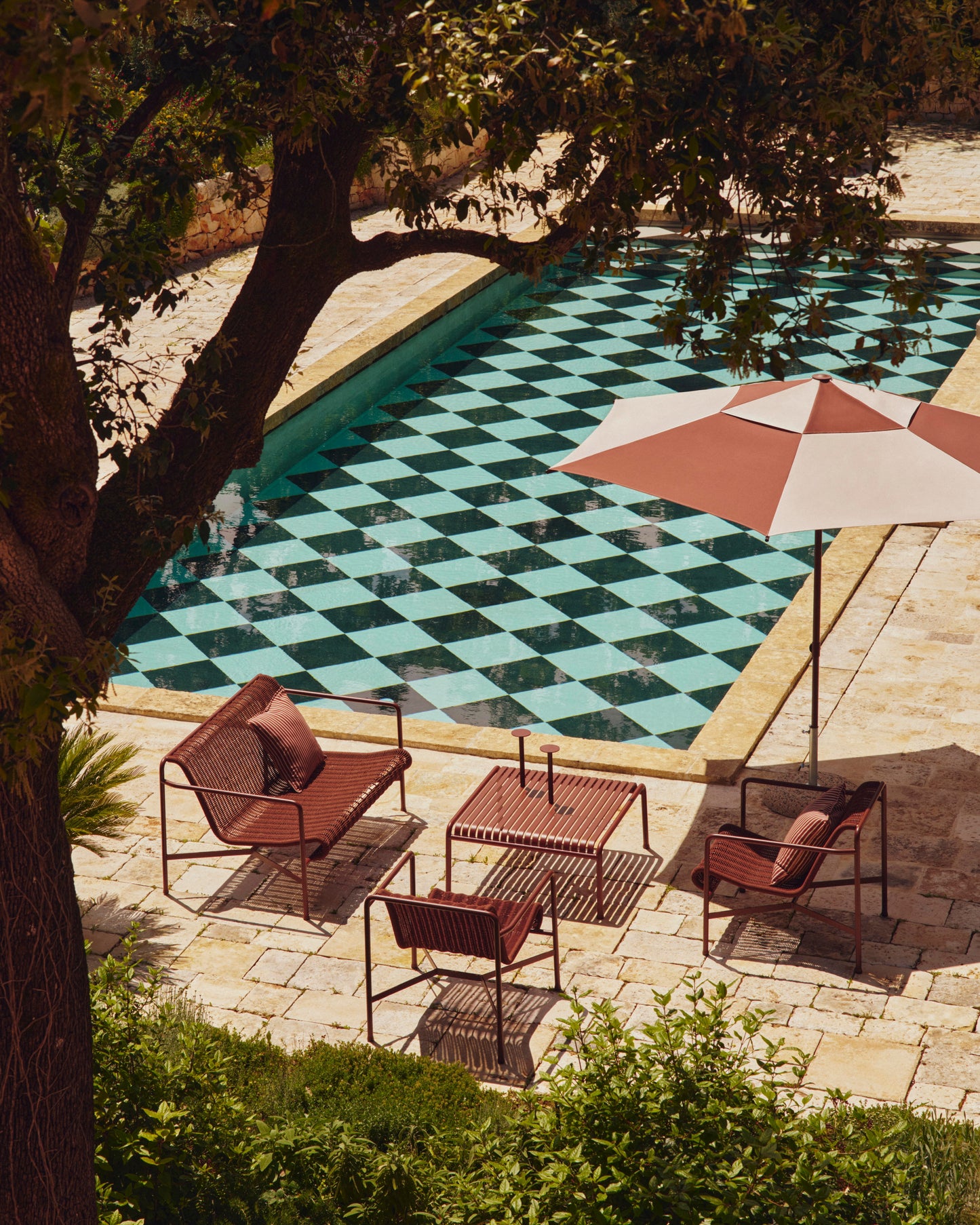 HAY Terrazza Hexagon parasol Off-White / Burgundy