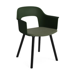 HAY Layout 223 eetkamerstoel met vast zitkussen Bottle Green zwart eiken