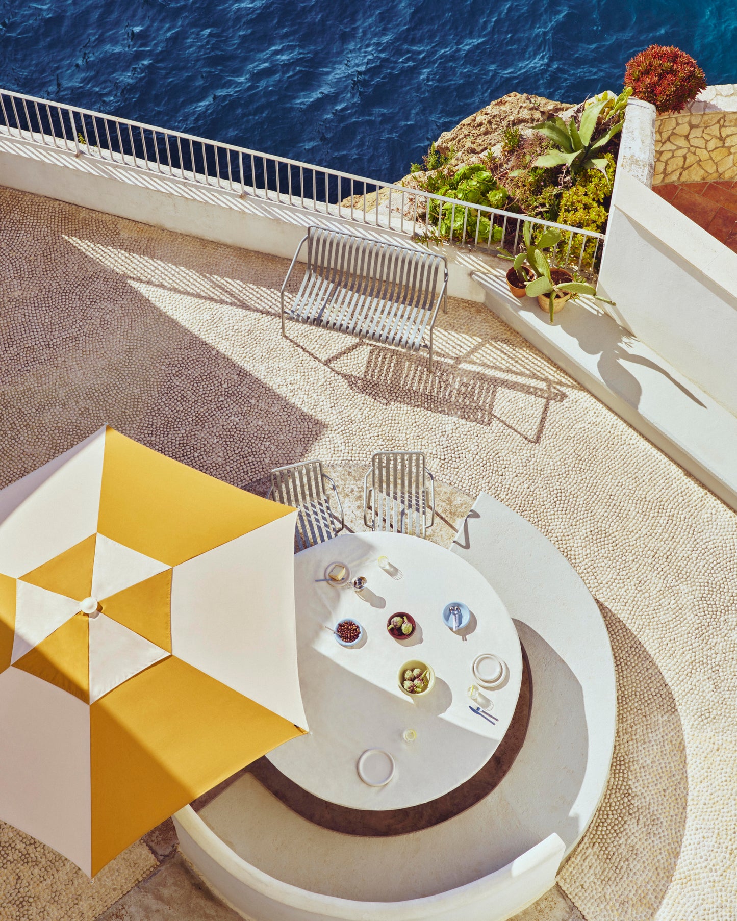 HAY Terrazza Hexagon parasol Off-White / Ochre