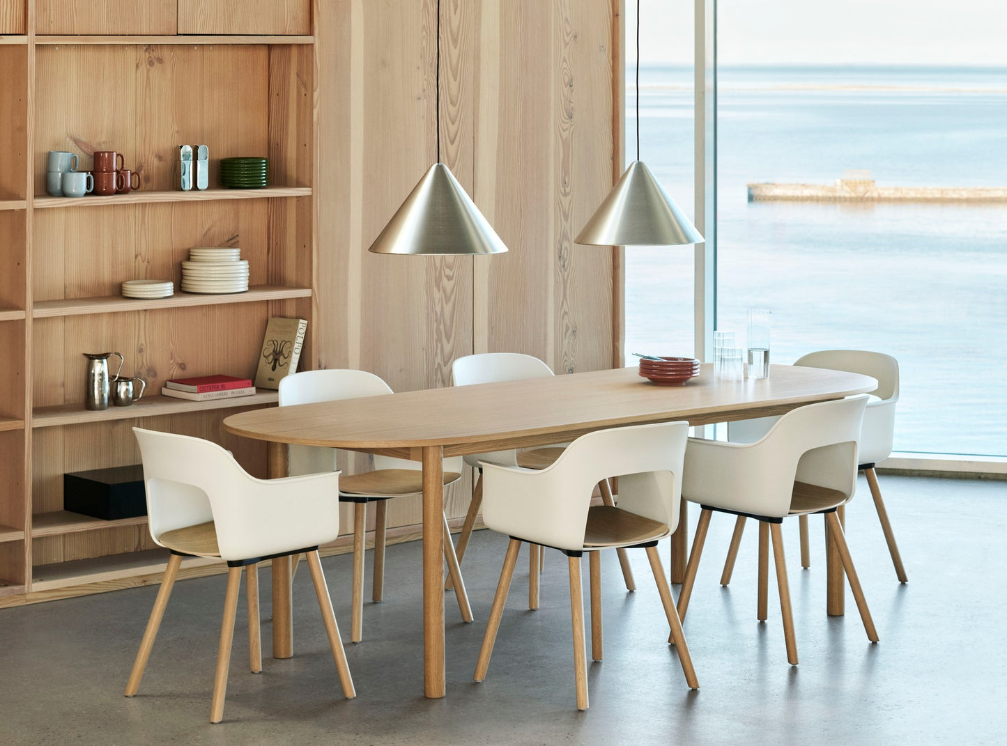 HAY Layout 222 eetkamerstoel Cream White gelakt eiken