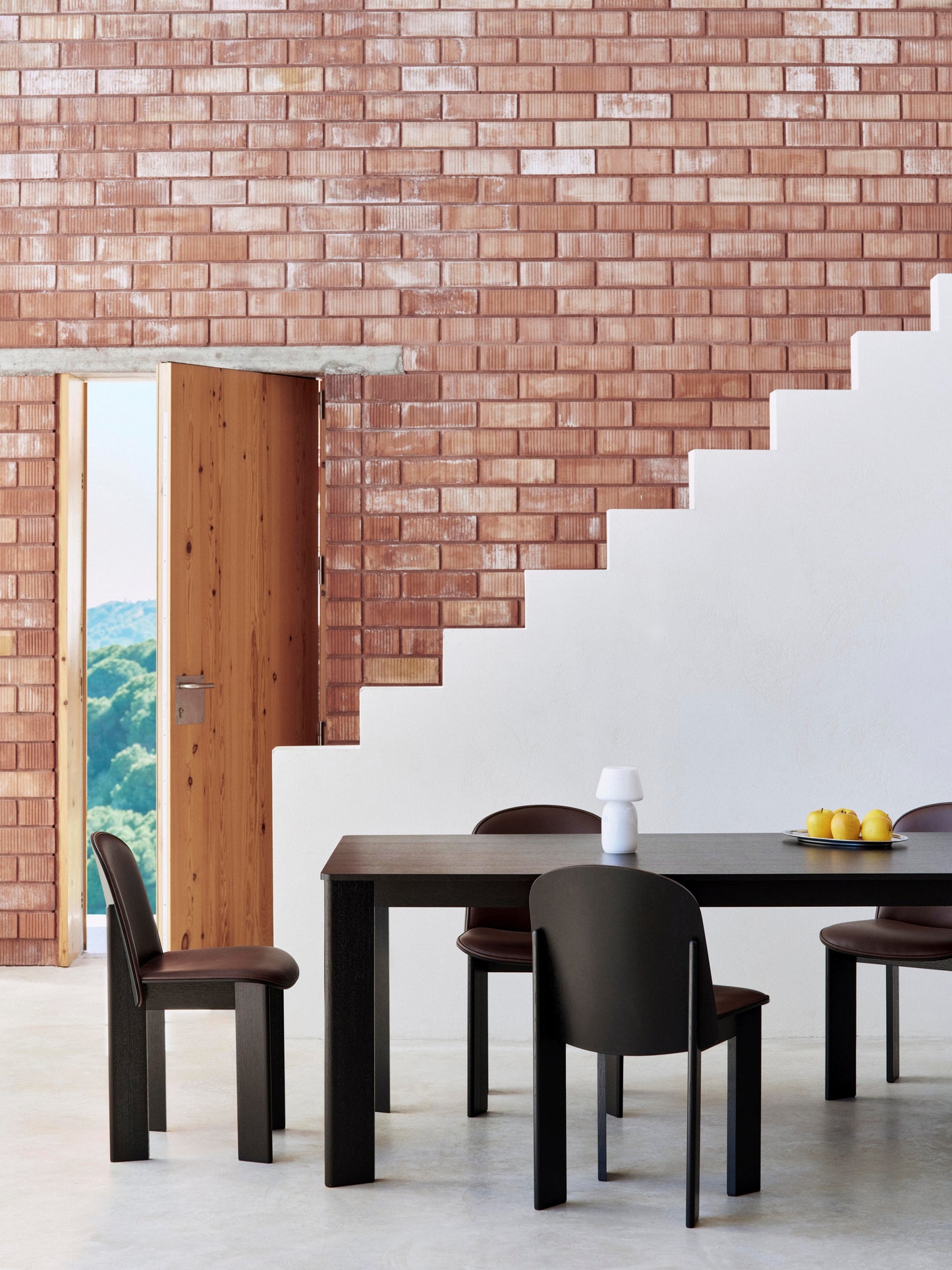 HAY Chisel 30 eettafel 250x95 cm zwart gelakt eiken