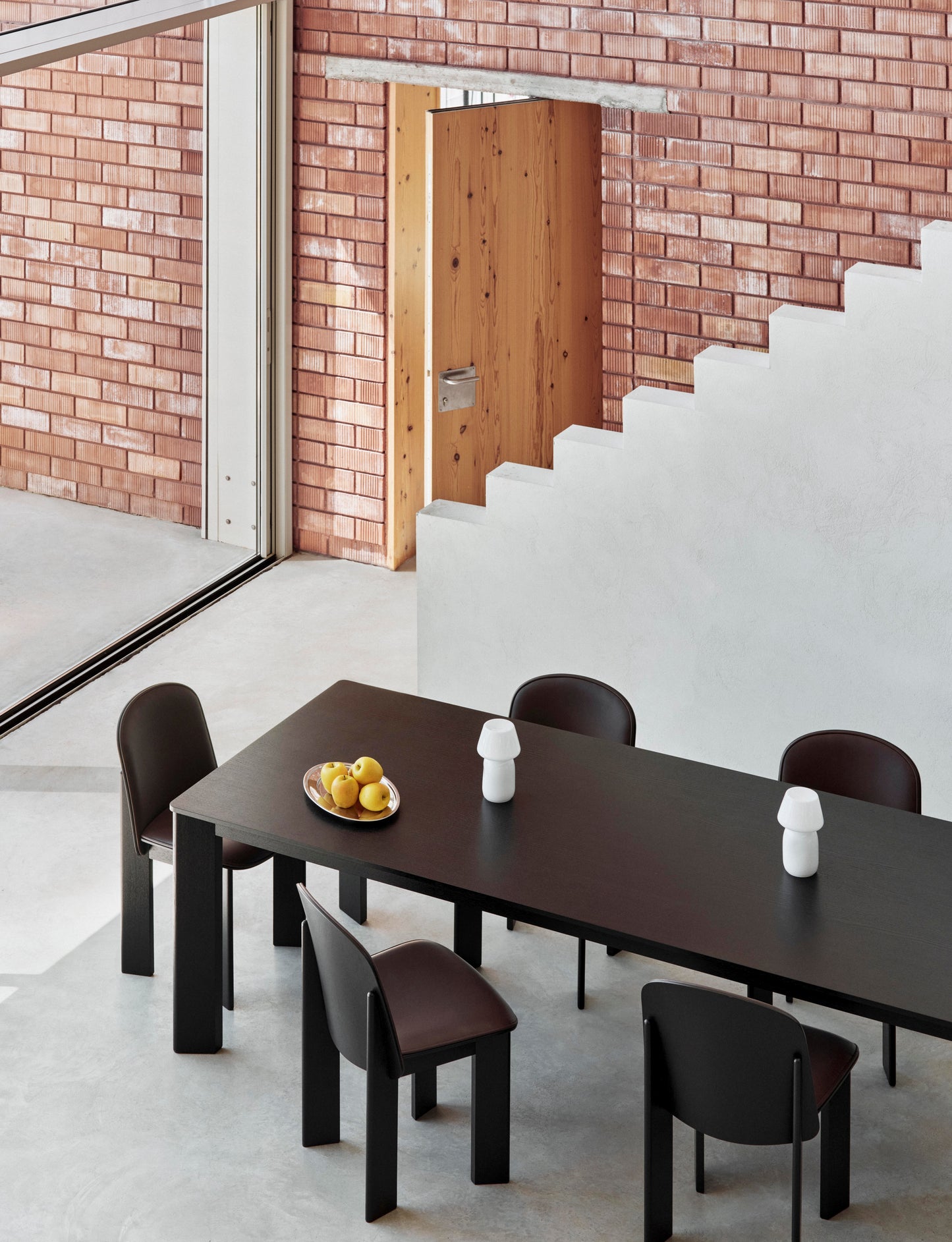 HAY Chisel 30 eettafel 250x95 cm zwart gelakt eiken