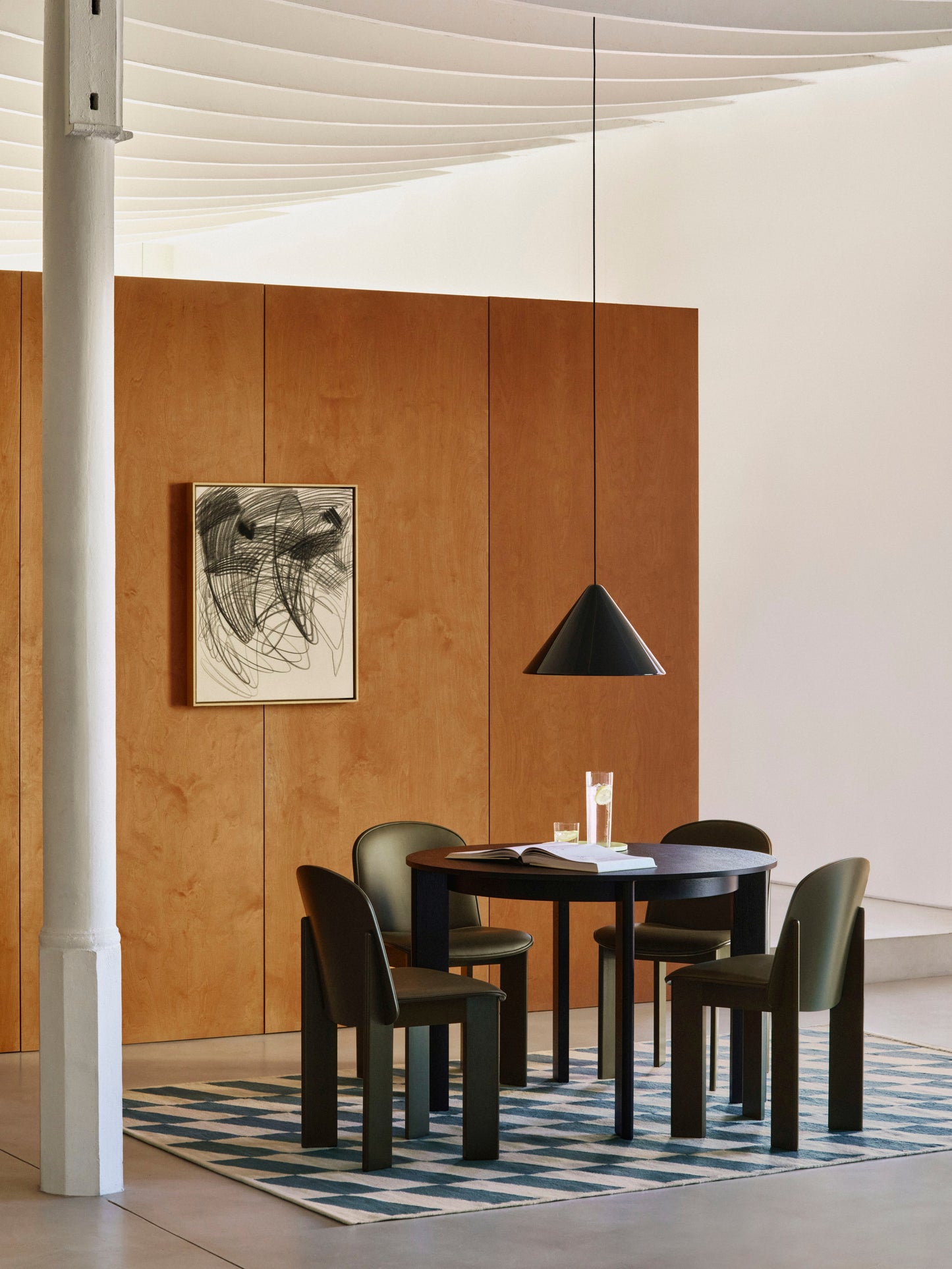 HAY Chisel 25 eettafel rond Ø110 cm gelakt eiken