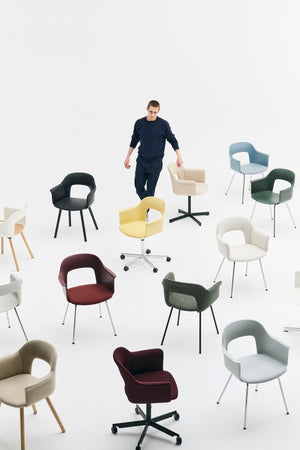 HAY Layout 213 eetkamerstoel met vast zitkussen Bordeaux zwart staal