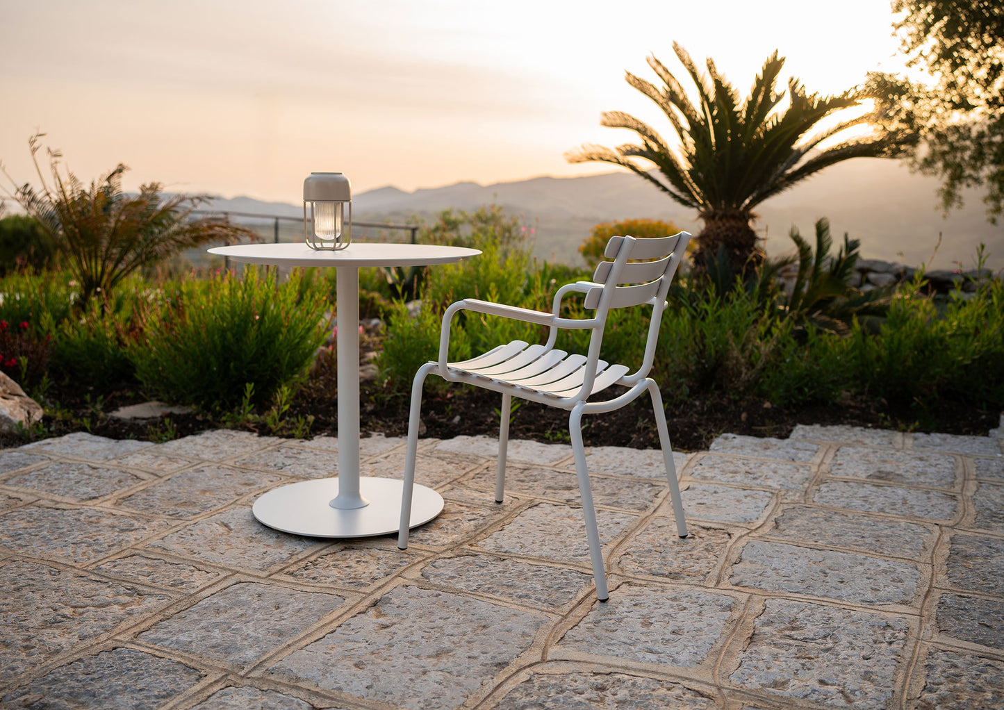 Houe Alua Dining tuinstoel met arm Beige