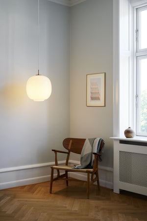 Louis Poulsen VL 45 Radiohus hanglamp Ø37 cm Brass/Glossy White Opal