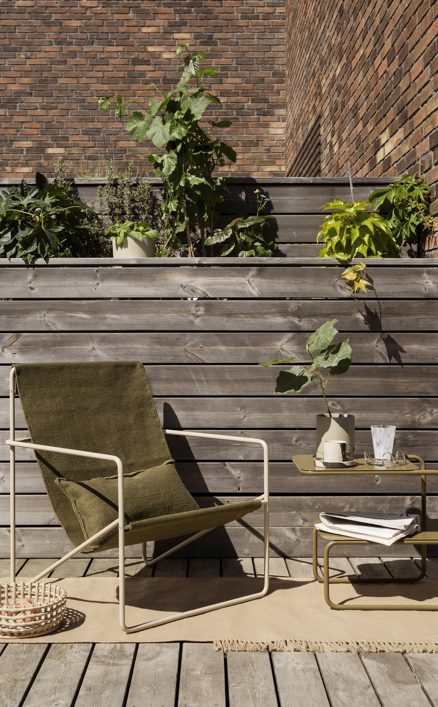 Ferm Living Desert loungestoel Olive/Cashmere