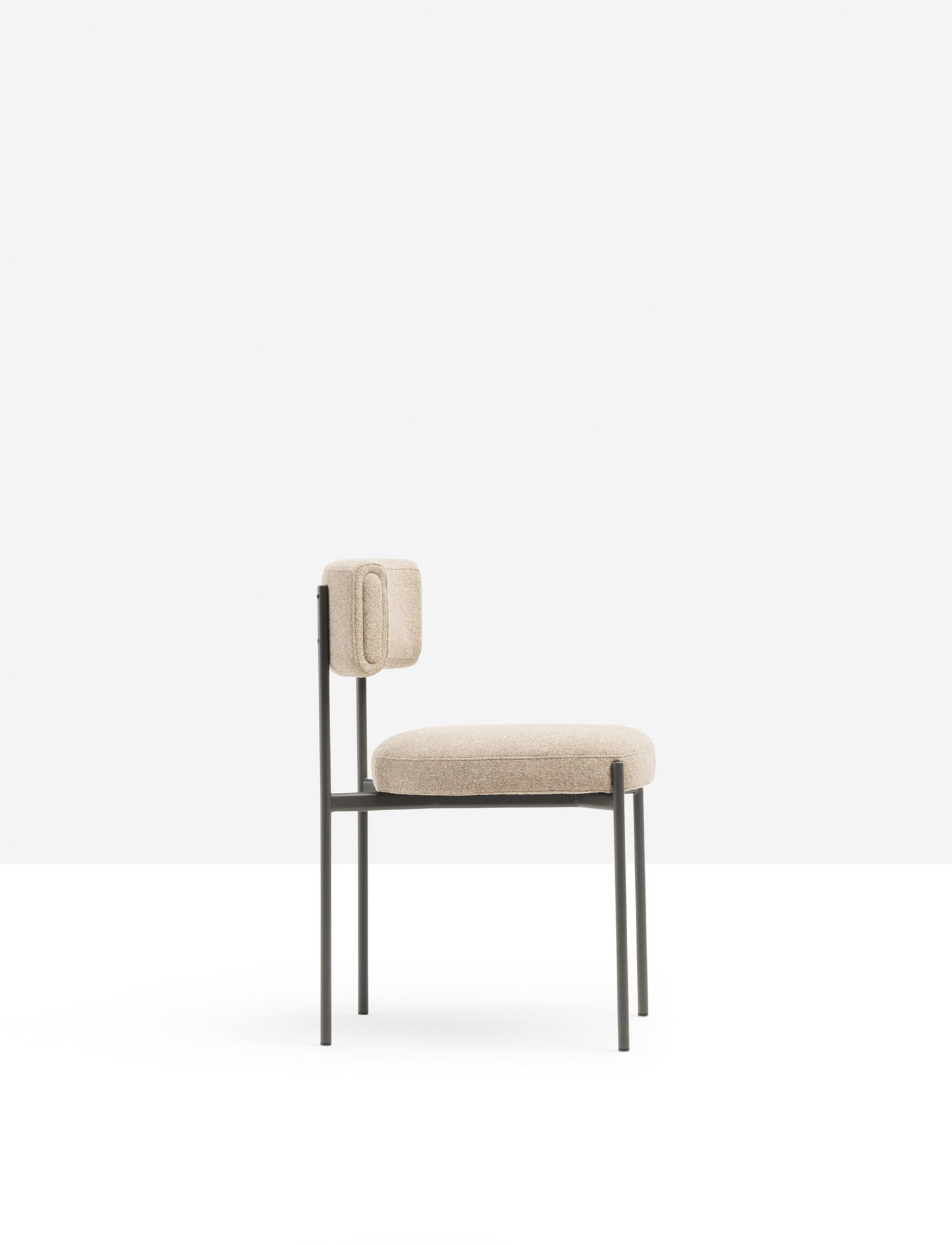 Midj Amelie S M TS eetkamerstoel Manhattan Beige onderstel graphite