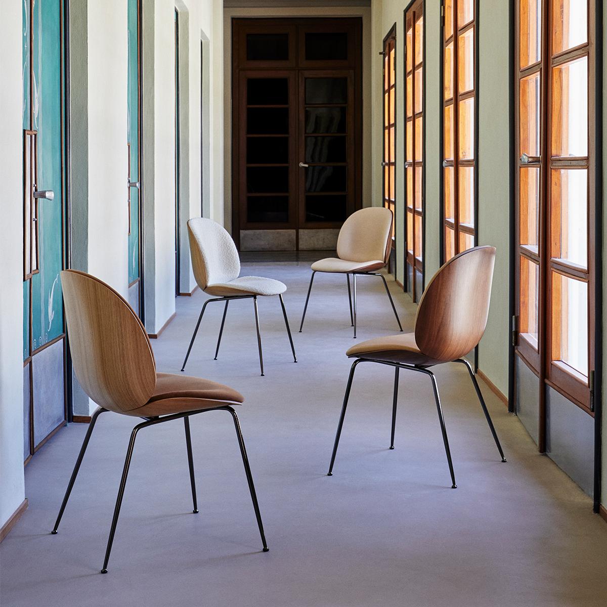 Gubi Beetle 3D Veneer eetkamerstoel Walnut Leather Army